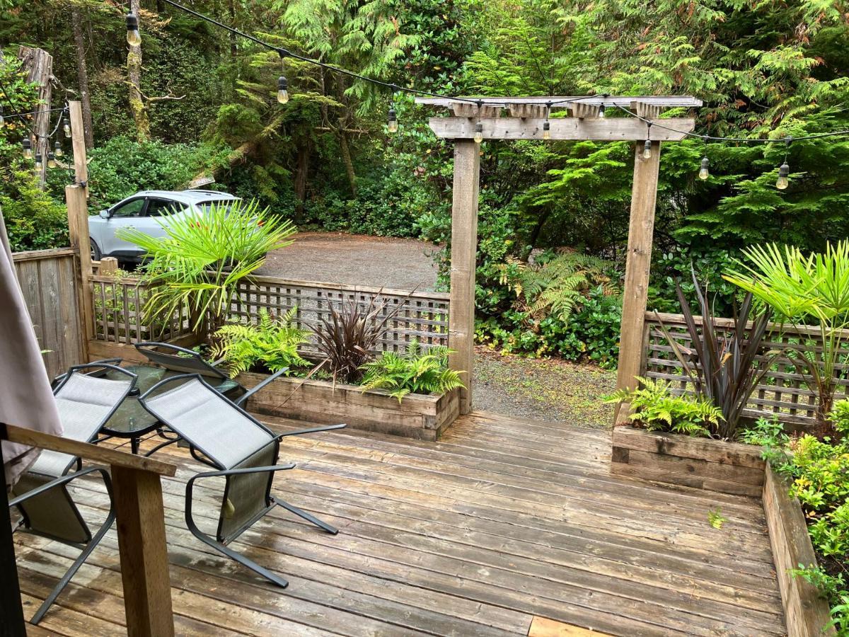Apartamento Sienna'S Tree House Tofino Exterior foto